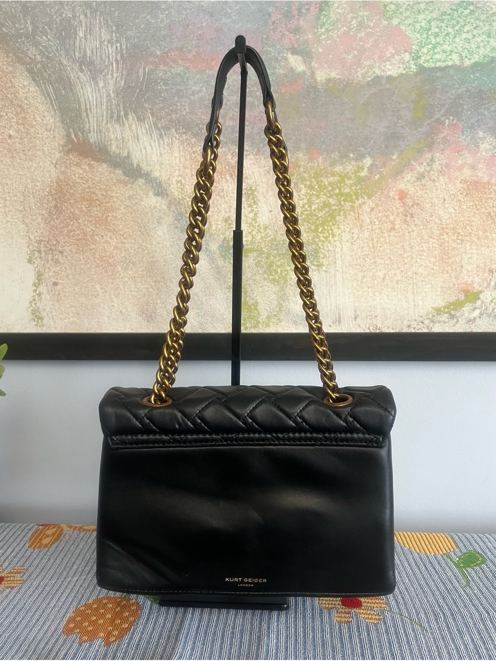 Kurt Geiger Kensington Black Quilted Shoulder Bag with Gold Chain - Picture 6 of 14